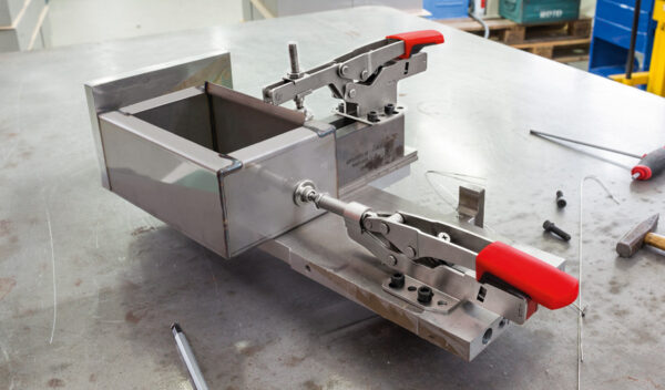 Bessey stega za vodoravno stezanje s postoljem STC-IHH25
