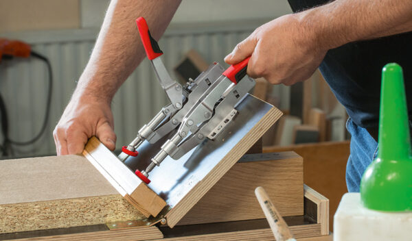 Bessey stega za vodoravno stezanje s postoljem STC-IHH25